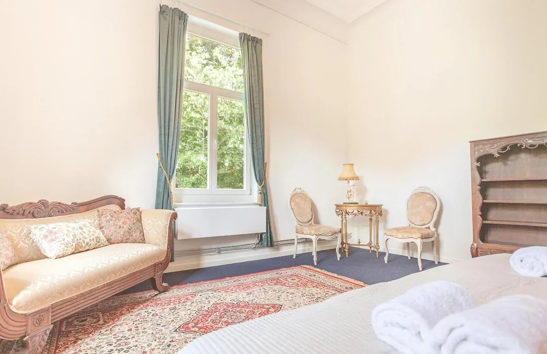 100-Year-Old Mansion With Jacuzzi Near Hasselt-1